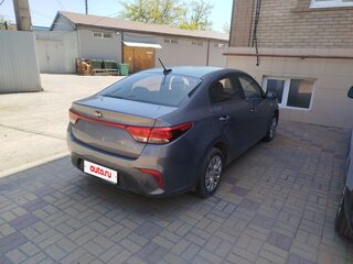 2017 Kia Rio IV, серый, 950000 рублей, вид 4