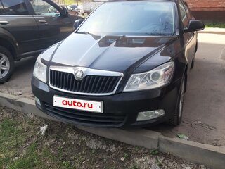 2010 Skoda Octavia Czech market II (A5) Рестайлинг, чёрный, 700000 рублей, вид 3