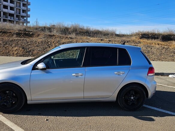 2009 Volkswagen Golf VI, серебристый, 825000 рублей - вид 8