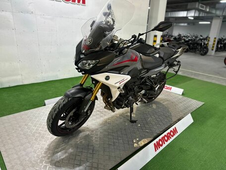 2018 Yamaha MT-09 Tracer (FJ-09), серый, 755000 рублей, вид 2