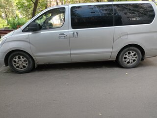 2008 Hyundai Grand Starex I, серый, 1400000 рублей, вид 1