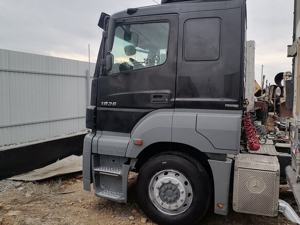 2012 Mercedes-Benz Axor, чёрный, 1350000 рублей - вид 8