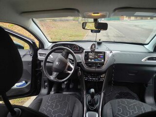 2014 Peugeot 2008 I, чёрный, 690000 рублей, вид 4