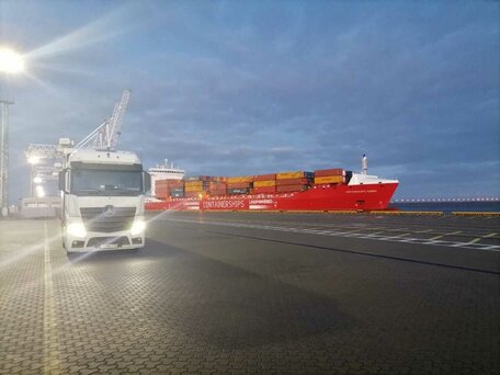 2020 Mercedes-Benz Actros, белый, 11500000 рублей, вид 2