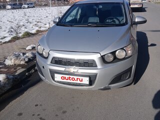 2013 Chevrolet Aveo II, серебристый, 670000 рублей, вид 1