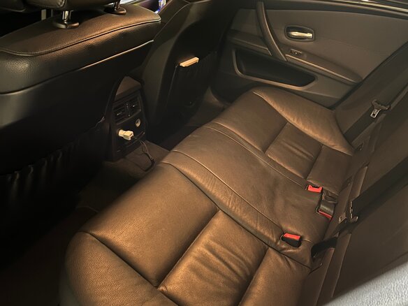 2009 BMW 5 серии 520i V (E60/E61) Рестайлинг, серебристый, 850000 рублей - вид 10
