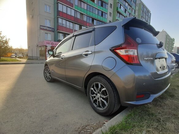 2020 Nissan Note Nismo e-Power II Рестайлинг, серый, 1250000 рублей - вид 5
