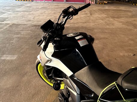 2023 CFMoto 650NK, белый, 410000 рублей, вид 5