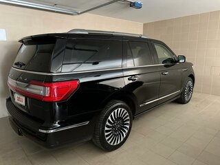 2018 Lincoln Navigator IV, чёрный, 6000000 рублей, вид 2