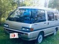 1987 Mitsubishi Delica III, серый, 500000 рублей - вид 1