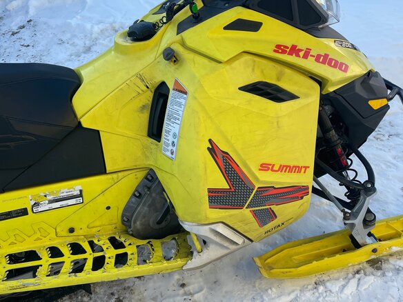 2014 BRP Ski-Doo Summit 800, жёлтый, 950000 рублей