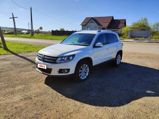 2013 Volkswagen Tiguan I Рестайлинг, белый, 1400000 рублей, вид 1