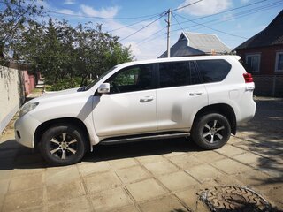 2012 Toyota Land Cruiser Prado 150 Series, белый, 2800000 рублей, вид 4
