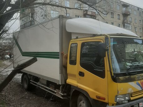 1996 Isuzu Forward (F-Series), жёлтый, 1950000 рублей, вид 1