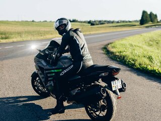 2013 Kawasaki ZX-14R, серый, 750000 рублей, вид 3