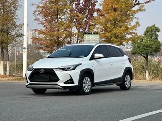 2023 Toyota Yaris L X XP150 Рестайлинг, белый, 1450000 рублей, вид 1