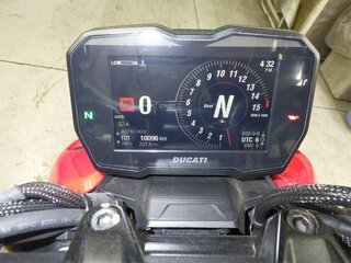 2022 Ducati Streetfighter V4, красный, 1800000 рублей, вид 5