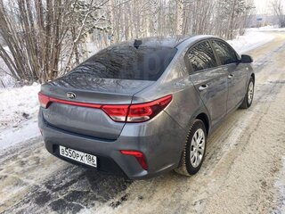 2017 Kia Rio IV, серый, 1650000 рублей, вид 4