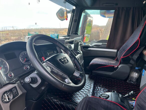 2010 MAN TGS, красный, 3200000 рублей - вид 5