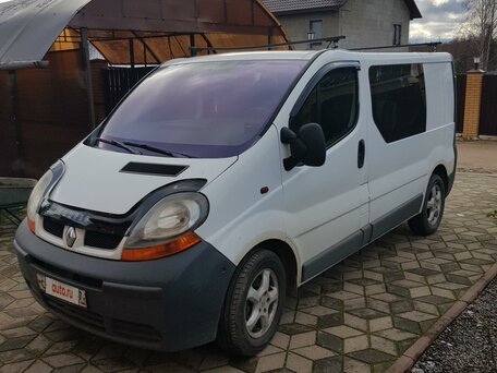 2002 Renault Trafic, белый, 650000 рублей, вид 1
