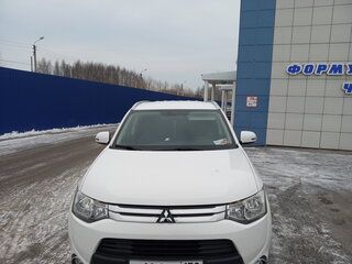 2014 Mitsubishi Outlander III, белый, 1480000 рублей, вид 2
