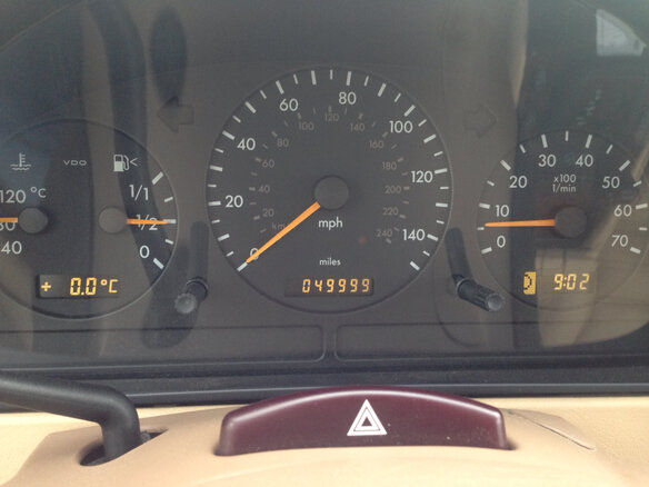 2002 Mercedes-Benz M-Класс 500 I (W163) Рестайлинг, золотистый - вид 6