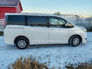 2018 Toyota Noah III (R80) Рестайлинг, белый, 3000000 рублей, вид 5
