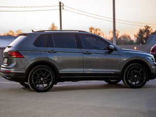 2021 Volkswagen Tiguan II Рестайлинг, серый, 3390000 рублей, вид 4