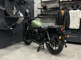 2026 Royal Enfield Meteor, зелёный, 509000 рублей, вид 4