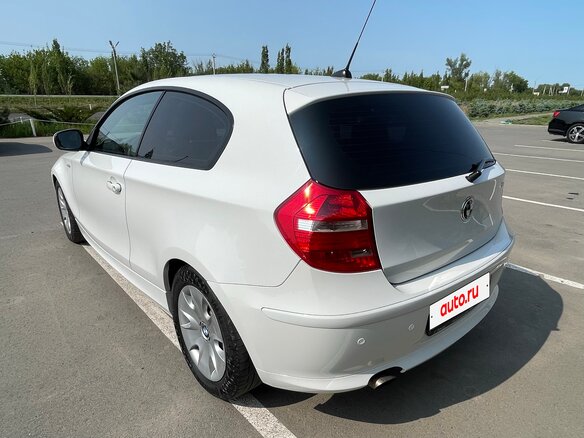 2011 BMW 1 серии 116i I (E81/E82/E87/E88) Рестайлинг, белый, 900000 рублей - вид 10