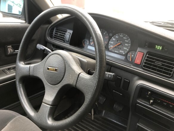 1992 Mazda 626 III (GD), белый, 565000 рублей - вид 3