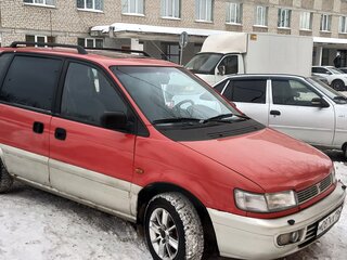 1992 Mitsubishi Space Runner I, красный, 195000 рублей, вид 1
