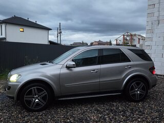 2006 Mercedes-Benz M-Класс 320 II (W164), серый, 1650000 рублей, вид 1