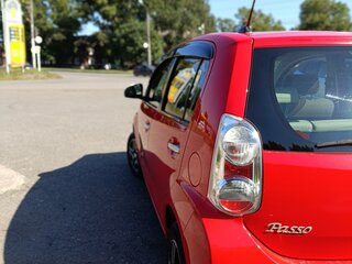 2010 Toyota Passo II (C30), красный, 750000 рублей, вид 4