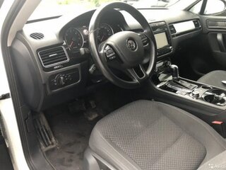 2012 Volkswagen Touareg II, белый, 2050000 рублей, вид 3