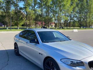 2012 BMW 5 серии 520i VI (F10/F11/F07), серебристый, 2100000 рублей, вид 2