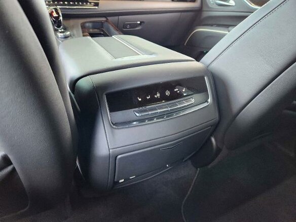 2024 Cadillac Escalade V, чёрный, 15579360 рублей - вид 13