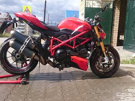 2012 Ducati Streetfighter, красный, 740000 рублей, вид 2