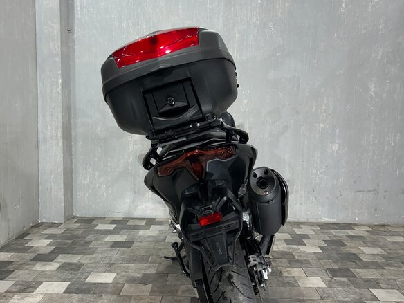 2023 Yamaha TMAX, чёрный, 1295000 рублей - вид 8