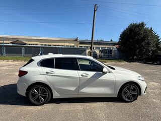 2022 BMW 1 серии 120i III (F40), белый, 3750000 рублей, вид 5