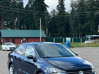 2017 Volkswagen Polo V Рестайлинг, синий, 850000 рублей, вид 1