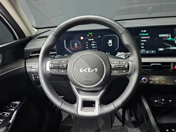 2024 Kia K5 III Рестайлинг, белый, 3110000 рублей - вид 8