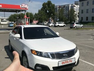 2010 Kia Magentis 5-speed II Рестайлинг, белый, 820000 рублей, вид 1