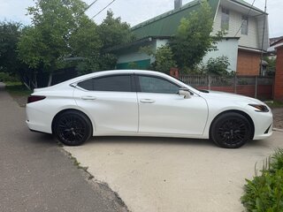 2019 Lexus ES 350 VII, белый, 4700000 рублей, вид 3