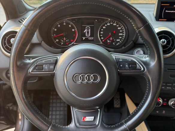2011 Audi A1 I (8X), коричневый - вид 9