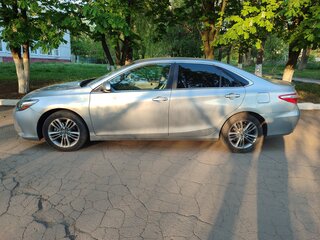 2015 Toyota Camry US Market VII (XV50) Рестайлинг, серый, 1850000 рублей, вид 3
