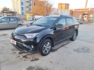 2017 Toyota RAV4 IV (XA40) Рестайлинг, чёрный, 2050000 рублей, вид 1