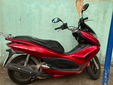 2010 Honda PCX 125, красный, 210000 рублей, вид 1