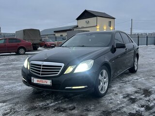 2011 Mercedes-Benz E-Класс 200 7G-Tronic IV (W212, S212, C207), чёрный, 1800000 рублей, вид 1