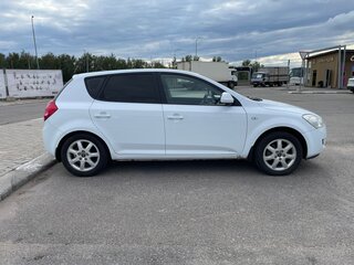 2009 Kia Ceed I, белый, 700000 рублей, вид 4